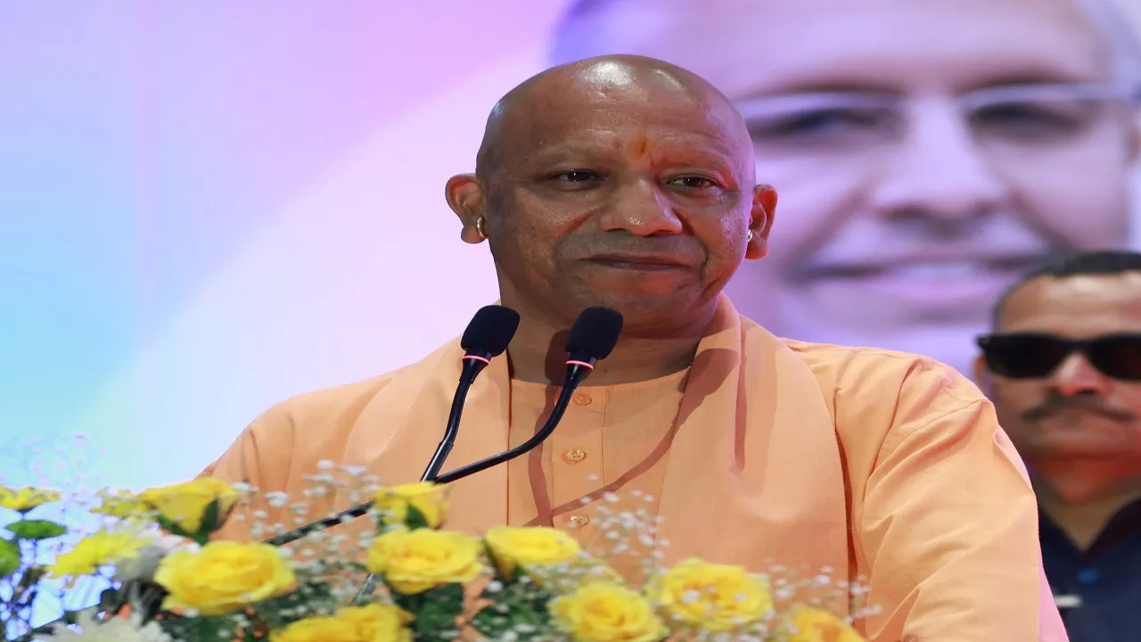 CM Yogi in Sarojininagar Gratitude Day program