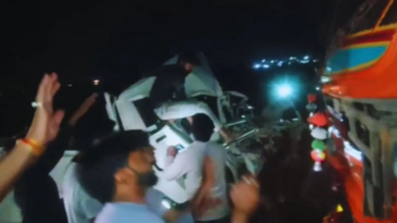 dhar accident