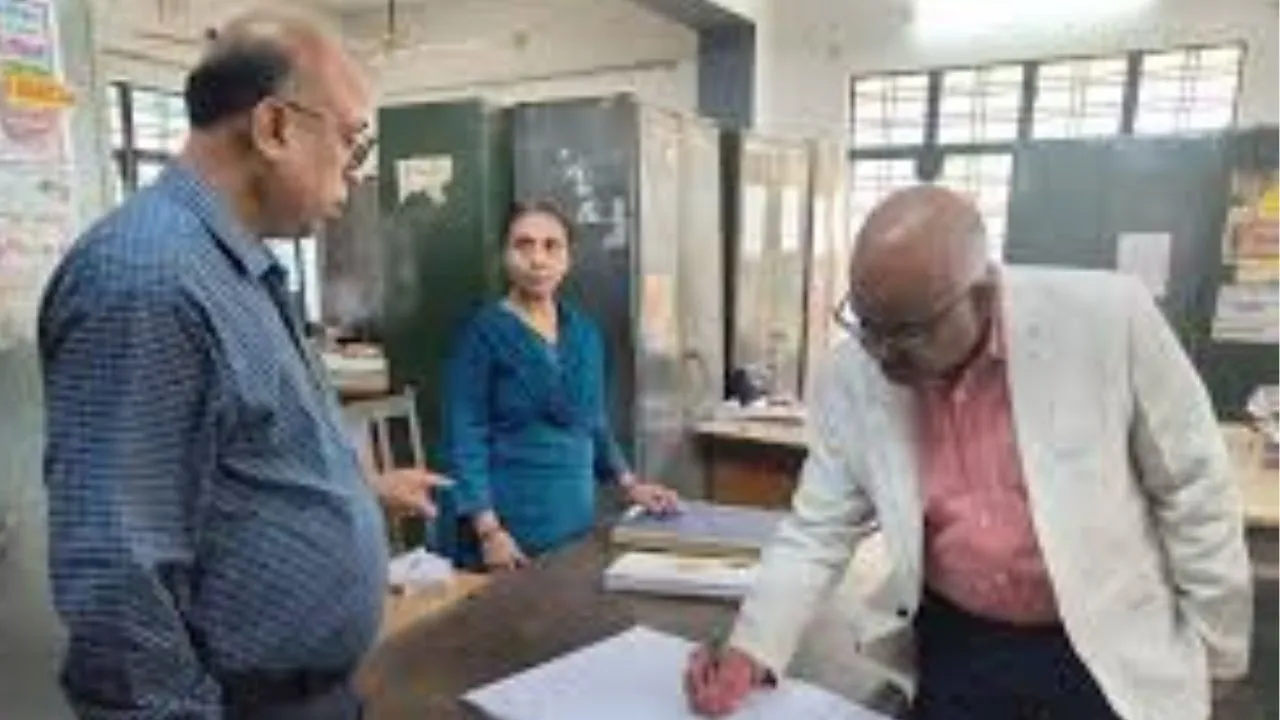 Kanpur DM 