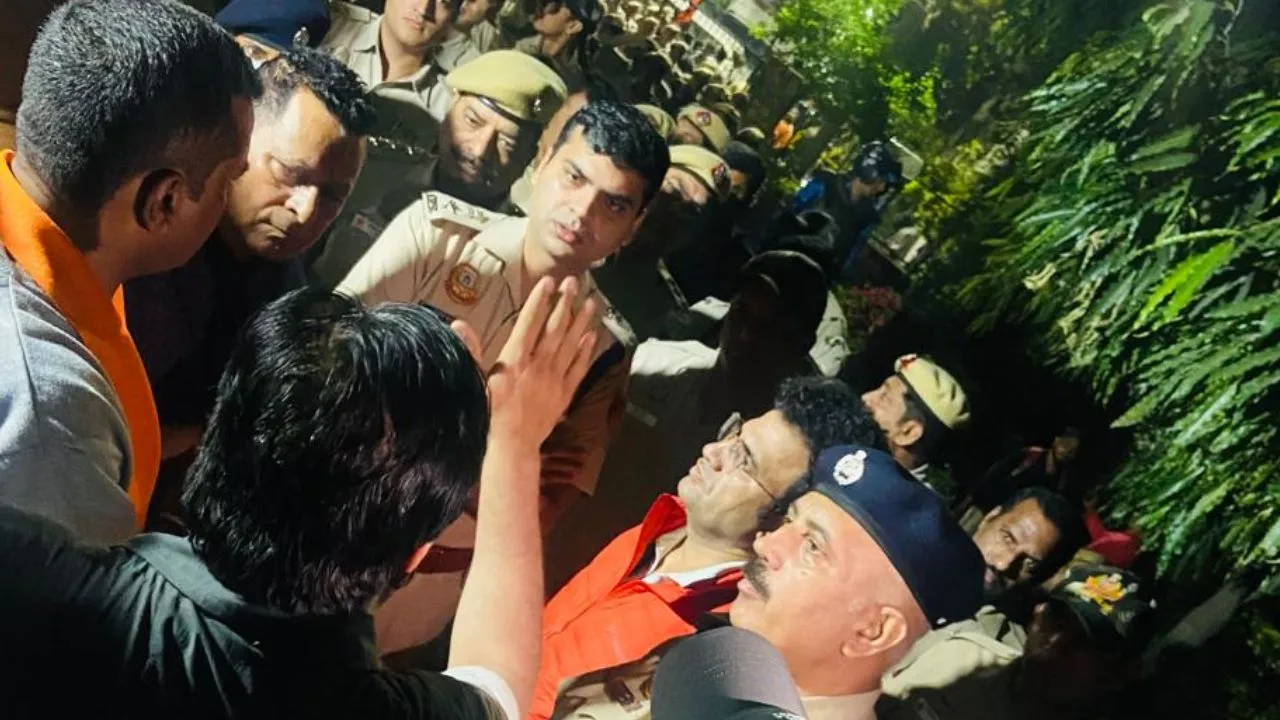ravinder negi, dda in mayur vihar