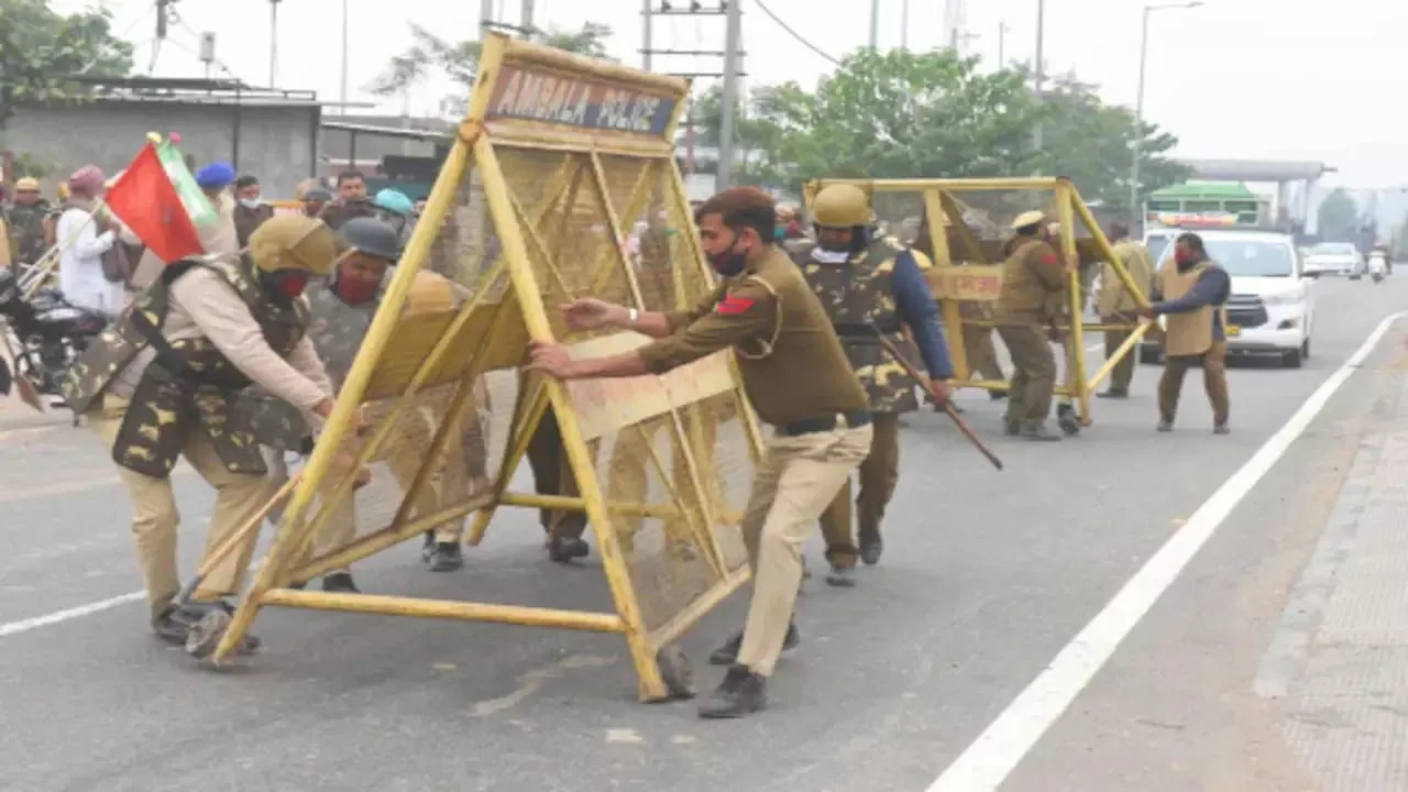 किसान पंजाब ह‌रियाणा बार्डर
