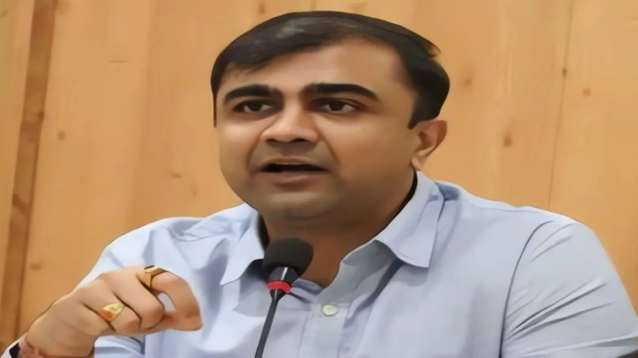 IAS Abhishek Prakash suspended 