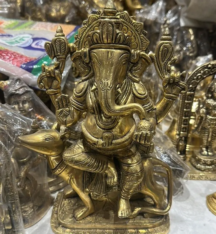 ब्रास मूर्ति 