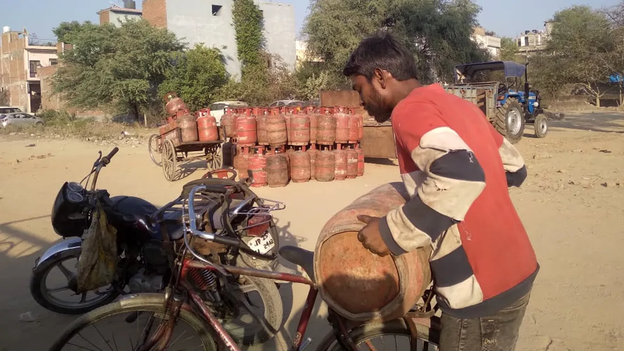 cylinder, young bharat
