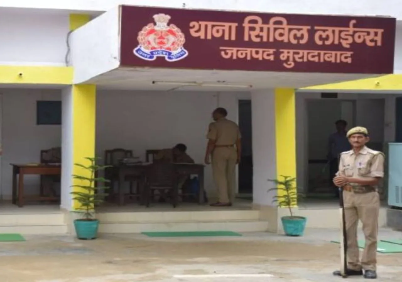 सिविल लाइन्स थाना क्षेत्र के आशियाना कॉलोनी निवासी युवक ने एक युवती के खिलाफ मामला दर्ज कराया है। युवक ने बताया कि उसके व्हाट्सएप पर एक युवती द्वारा उसे कॉल किया गया और खुद को चार्टेड अकाउंटेंट(CA) बताया गया था। युवती ने खुद को इनवेस्टमेंट कंसल्टेंट बताया था और युवती ने बड़ी बड़ी बातें करके युवक को अपने झांसे में लेकर एक लाख चालीस हजार रुपए अलग अलग यूपीआई नंबरों पर ट्रांसफर करा लिए हैं।