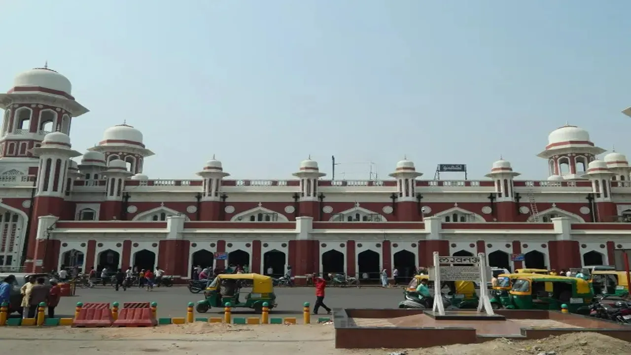 Charbagh railway station