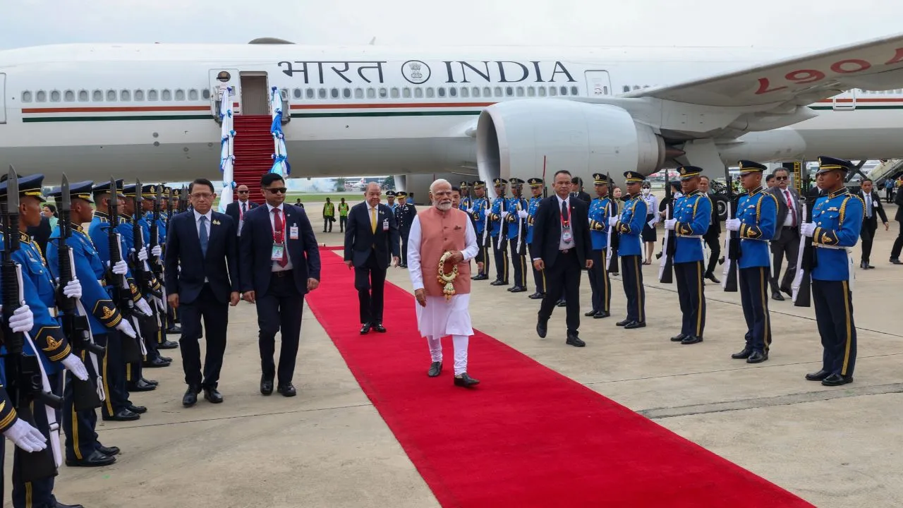 प्रधानमंत्री नरेन्द्र मोदी बैंकॉक में