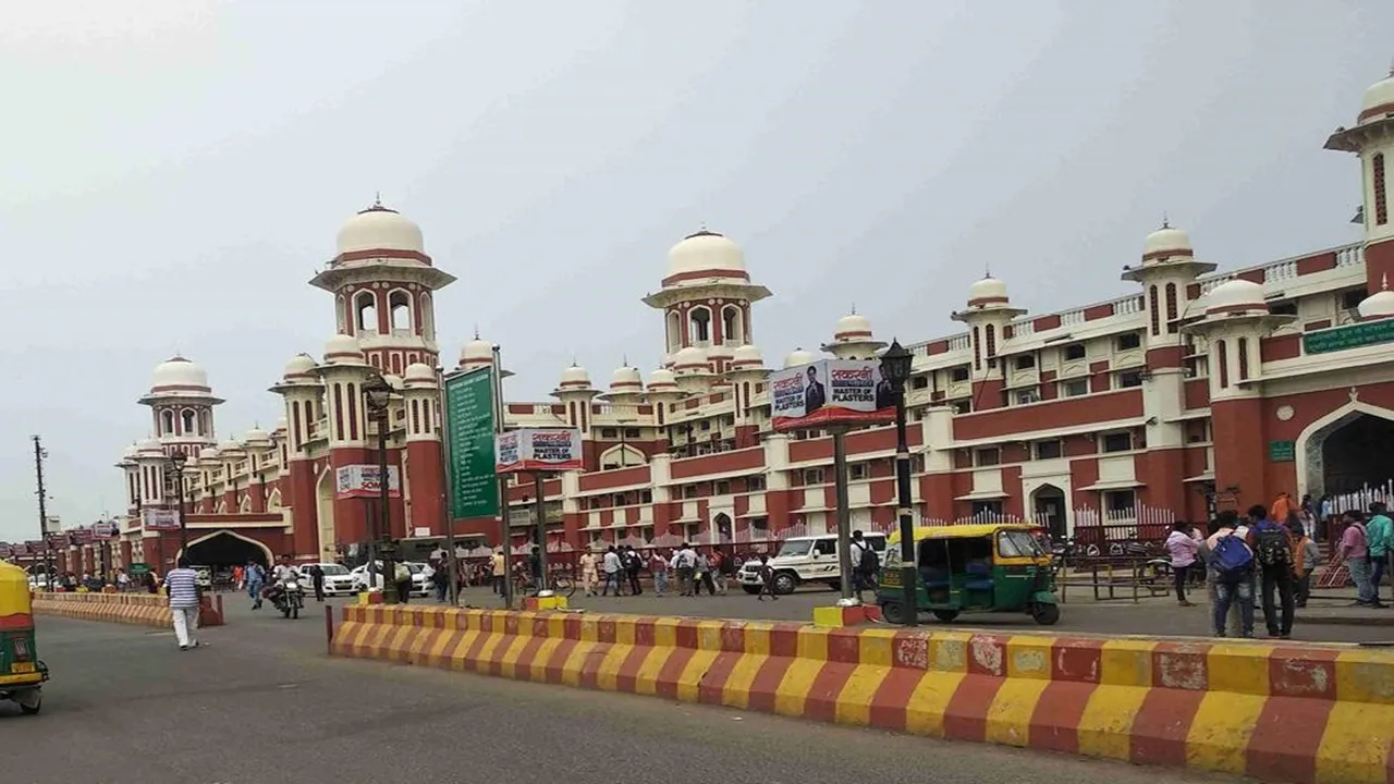 Charbagh railway station 
