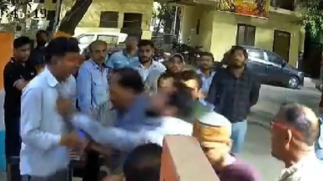 Noida में सपा नेता RWA अध्यक्ष की पिटाई, जानें क्या था मामला 
