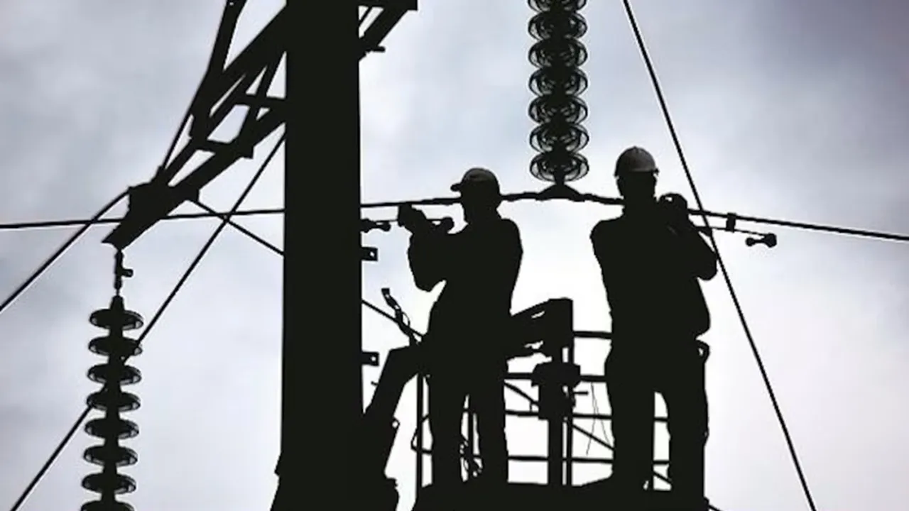 Lucknow power cuts in many areas