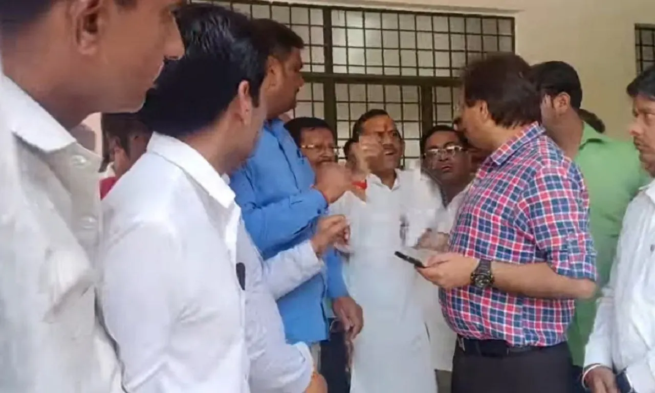  भाजपा कार्यकर्ताओं का ज्ञापन