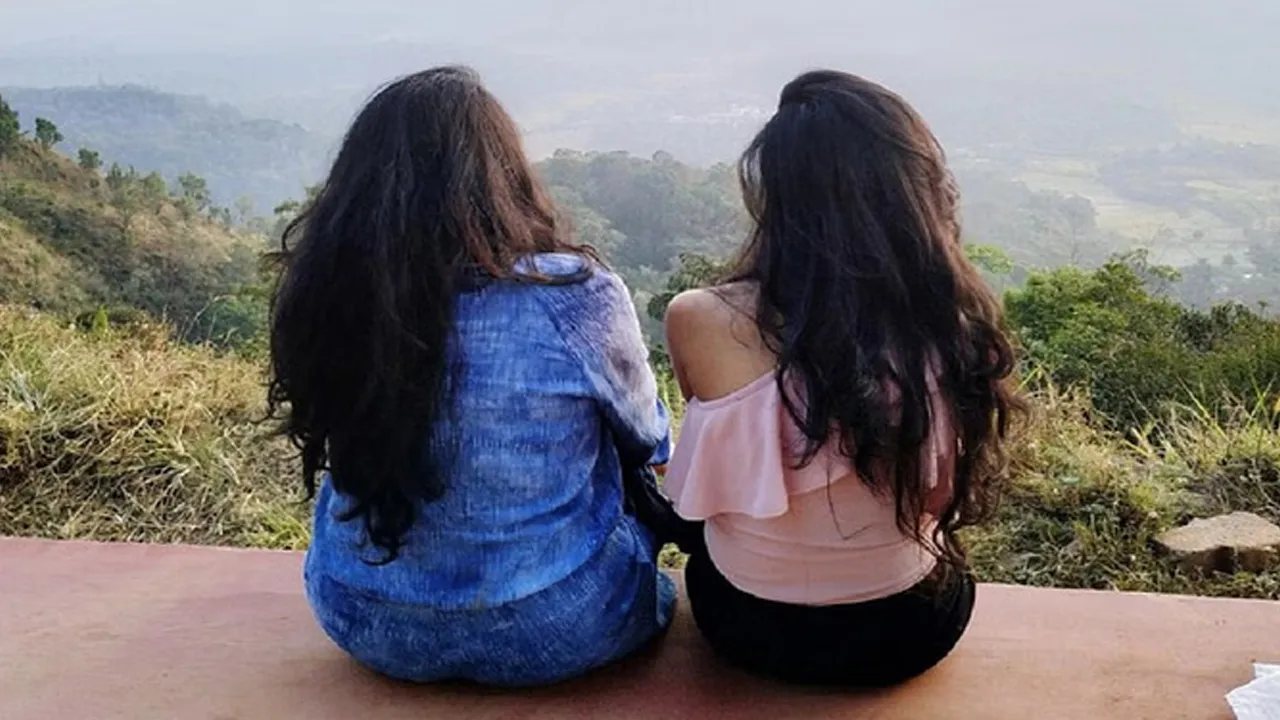 Cousin sisters