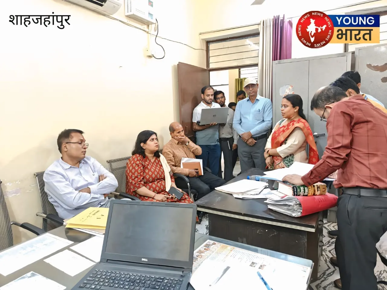 डीएम का शिक्षा विभाग में छापा 