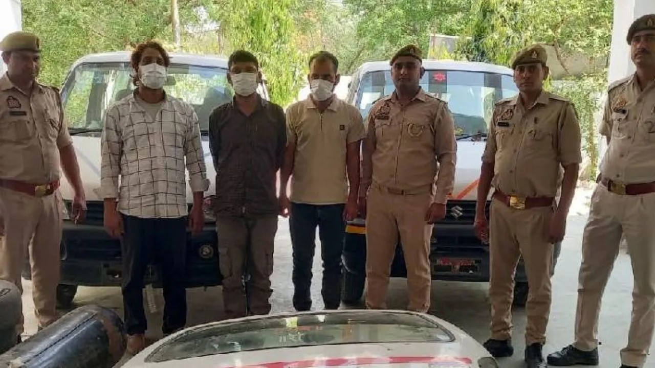 इको कार को टारगेट कर चोरी करने वाले तीन गिरफ्तार