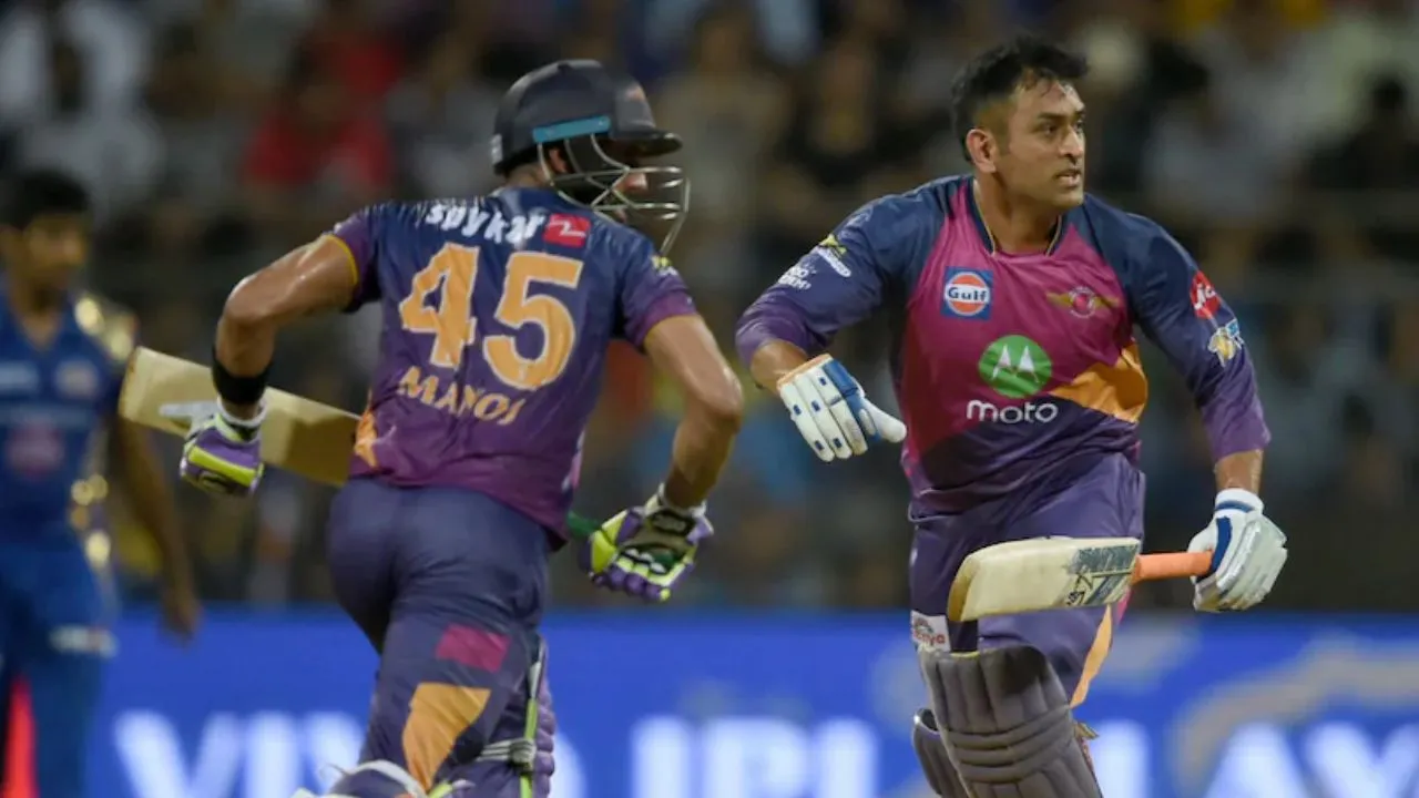 manoj tiwari and dhoni 