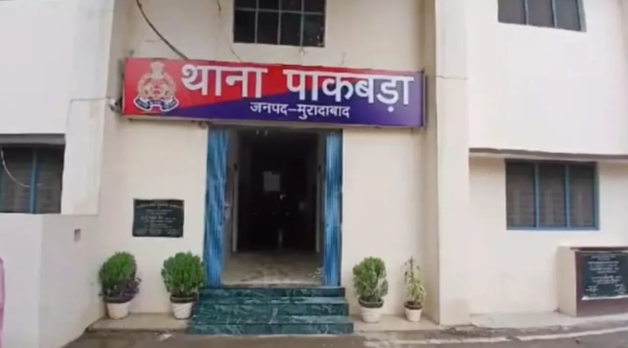मुकदमें में गवाही देने को लेकर एक परिवार को तेजाब से हमले को धमकियां मिल रही हैं। बीती 2024 में जावेद पुत्र इदरीस निवासी पाकबडा ने मैनाठेर थाना क्षेत्र के गांव नानकार निवासी चार लोगों पर घर में घुसकर मारपीट व पत्नी के साथ हुई छेड़छाड़ को लेकर एक मुकदमा दर्ज कराया था। 