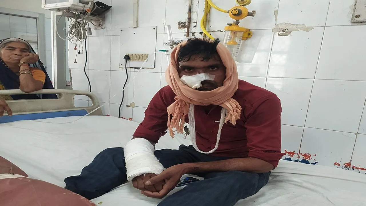राम मुकेश की सड़क  दुर्घटना  मे गंभीर चोटें