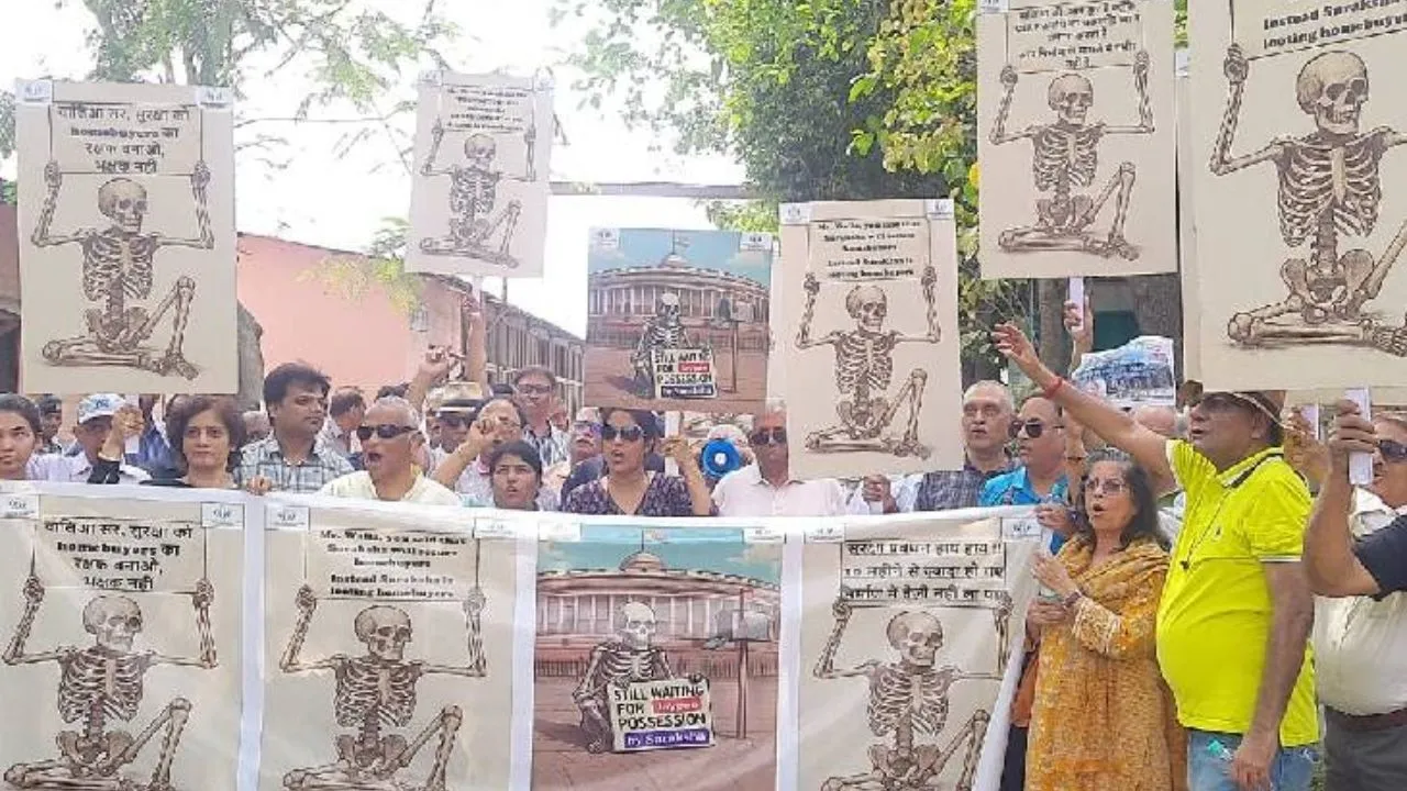 जेपी इंफ्राटेक लिमिटेड के खिलाफ बायर्स का प्रदर्शन