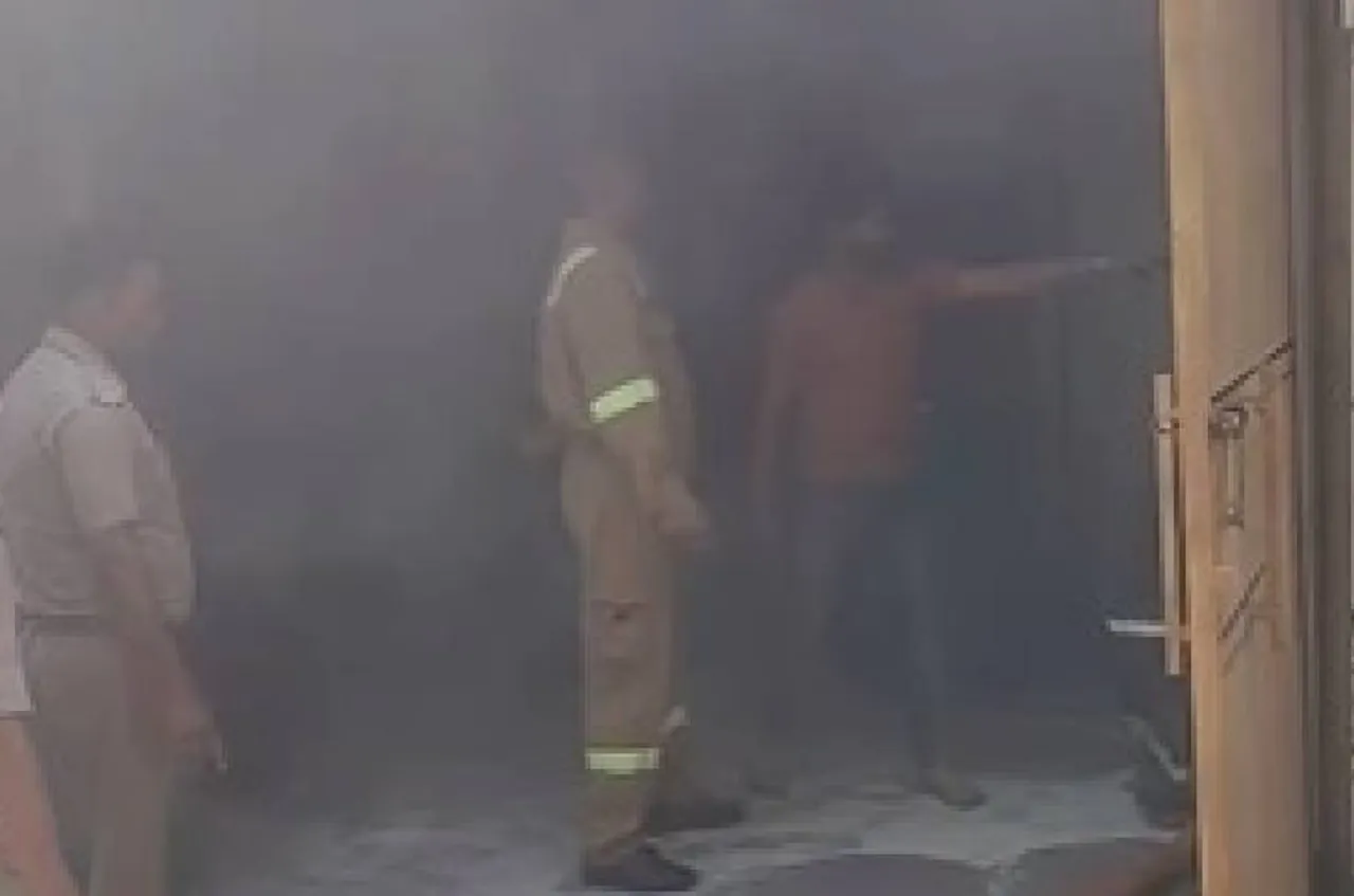 fire in Noida