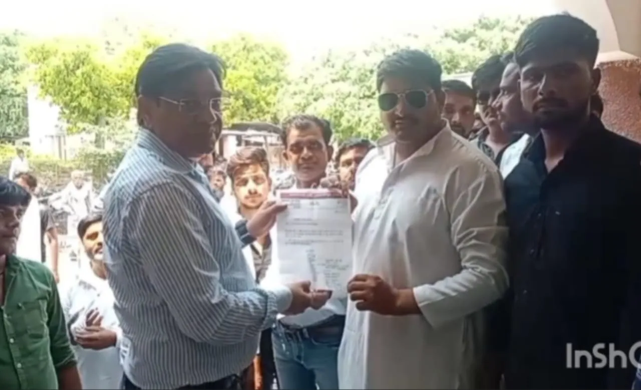 जलालाबाद में सपाइयों ने दिया एसडीएम को ज्ञापन