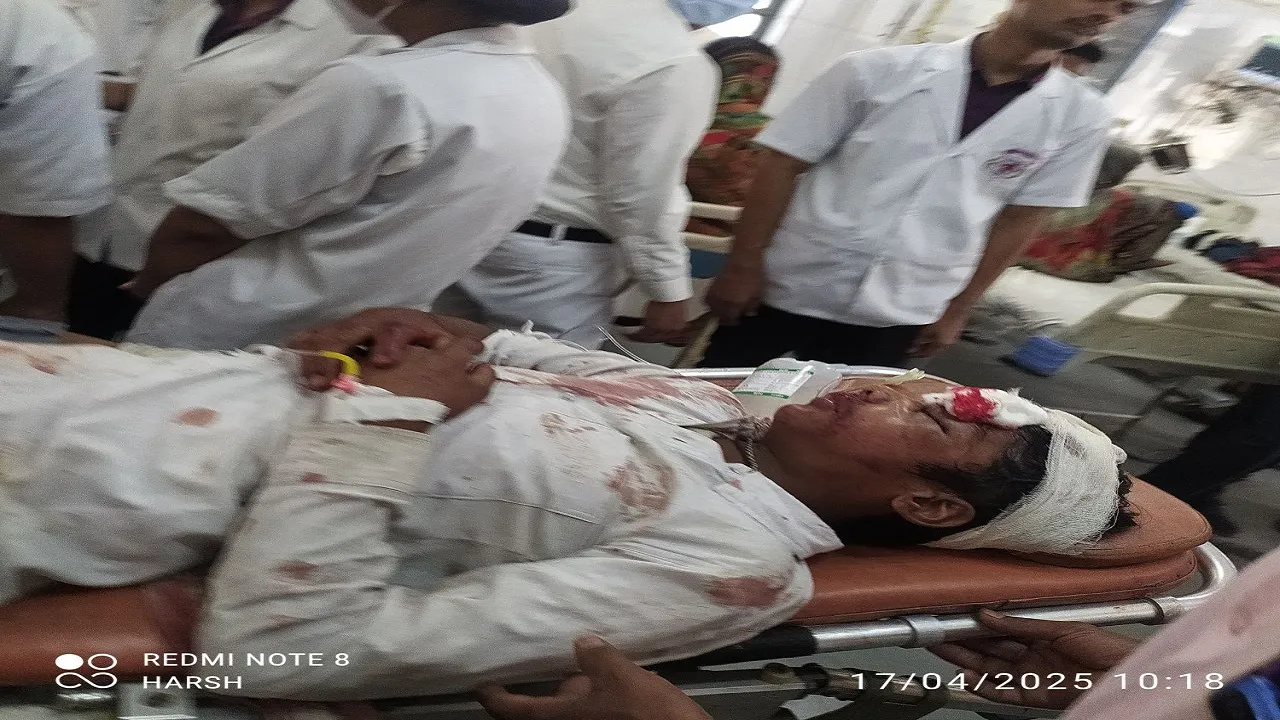 युवक गंभीर रूप से घायल (2)