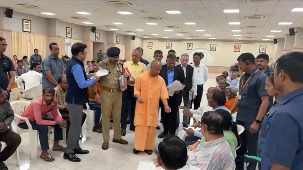 CM Yogi public darshan Lucknow