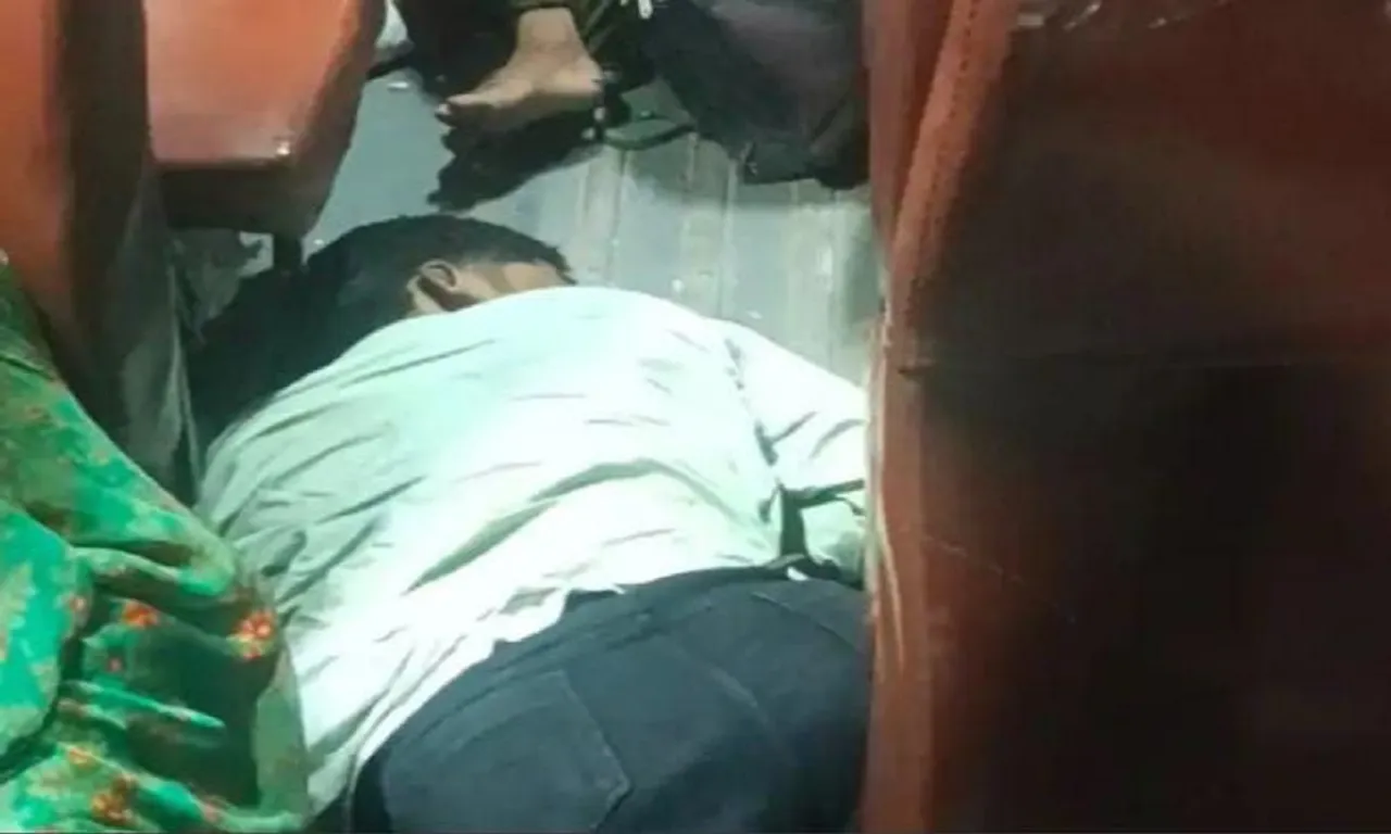 बस में जहरखुरानी  का शिकार युवक 