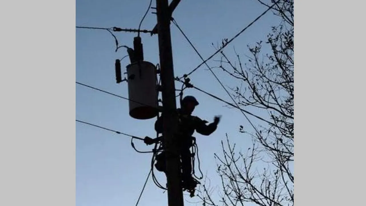 power cuts these areas including Munshipulia Jankipuram for hours