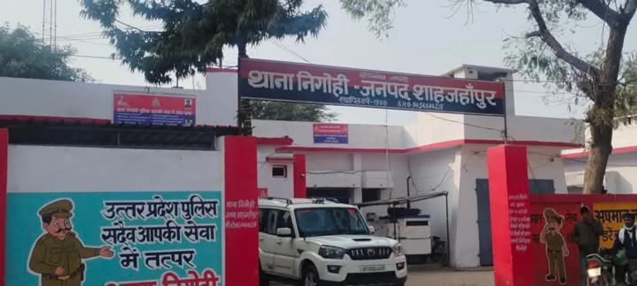 पति ने फेंका पत्नी और बेटियों पर तेजाब