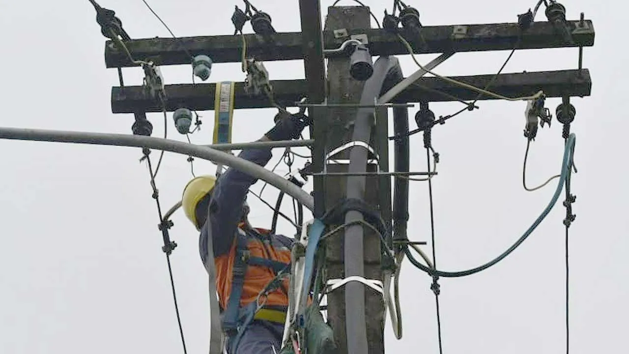 power outage many areas today
