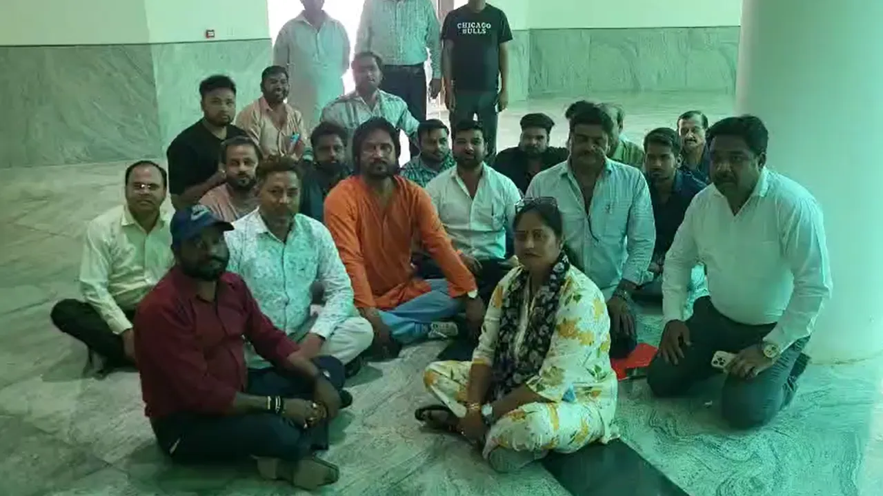 bda bareilly dharna