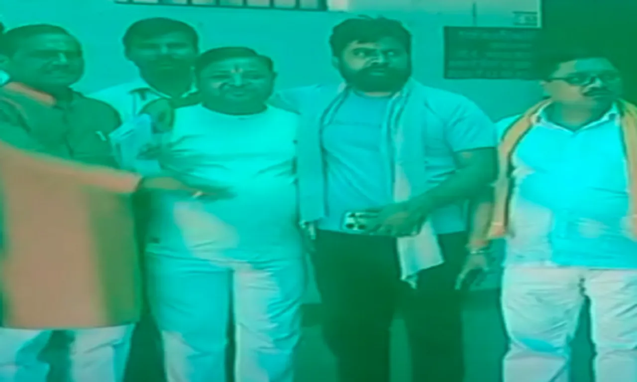 हिंदू संगठनों ने किया प्रदर्शन, 