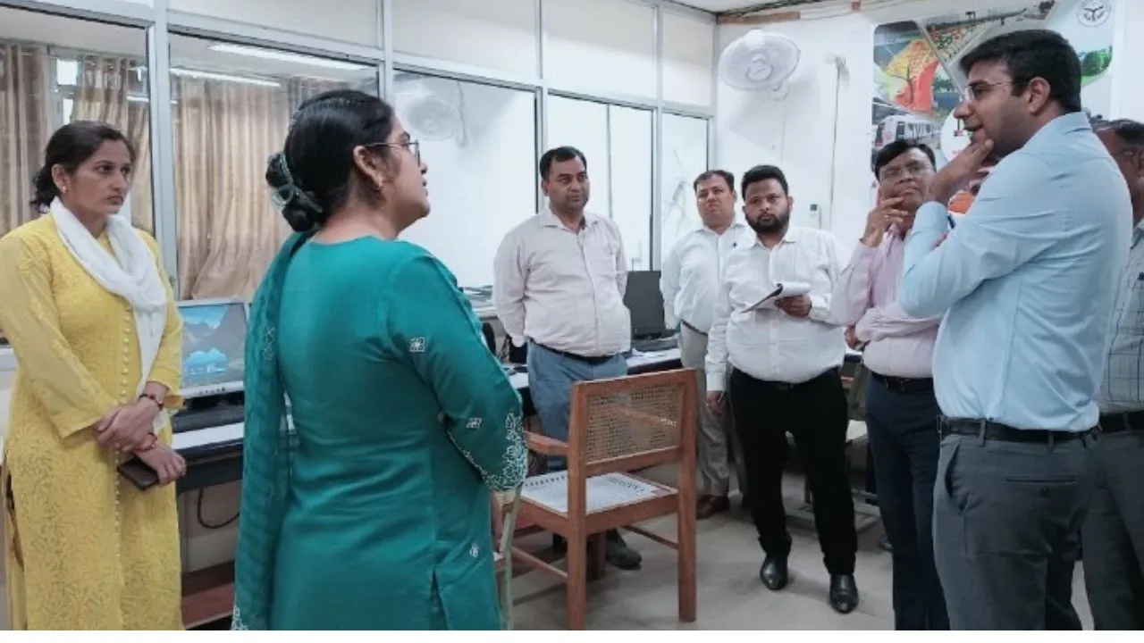 जिला मुख्यालय का निरीक्षण 