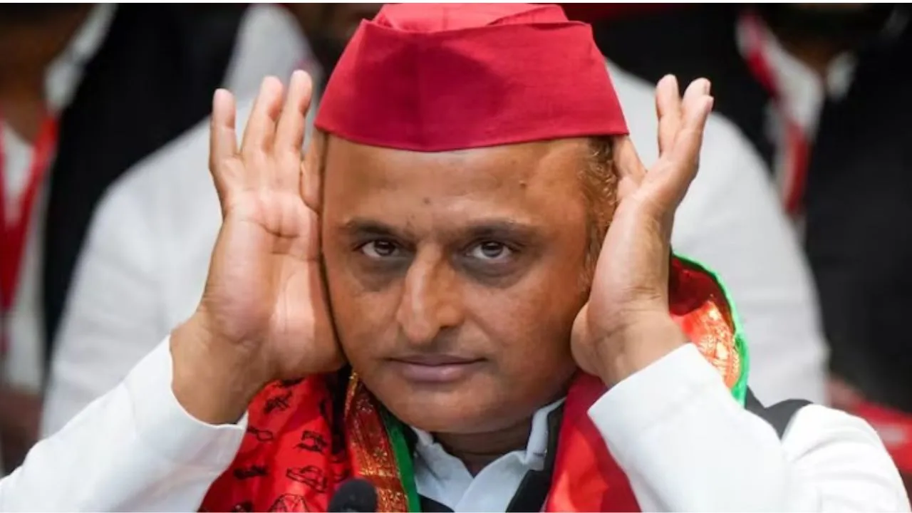 Akhilesh Yadav Controversial Poster