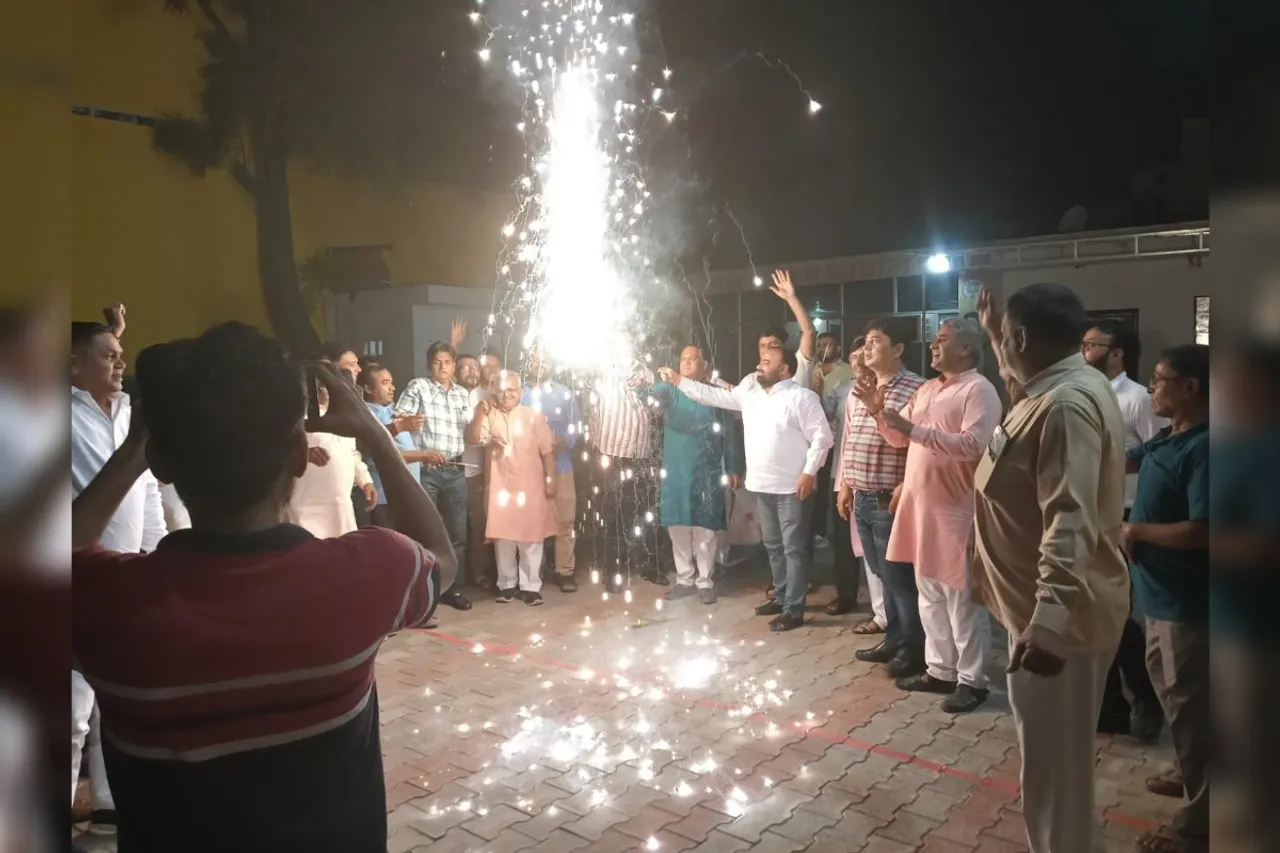 Ghaziabad: ‘ऑपरेशन सिंदूर’ की सफलता का विजय उत्सव, साहिबाबाद में गूंजे राष्ट्रभक्ति के नारे