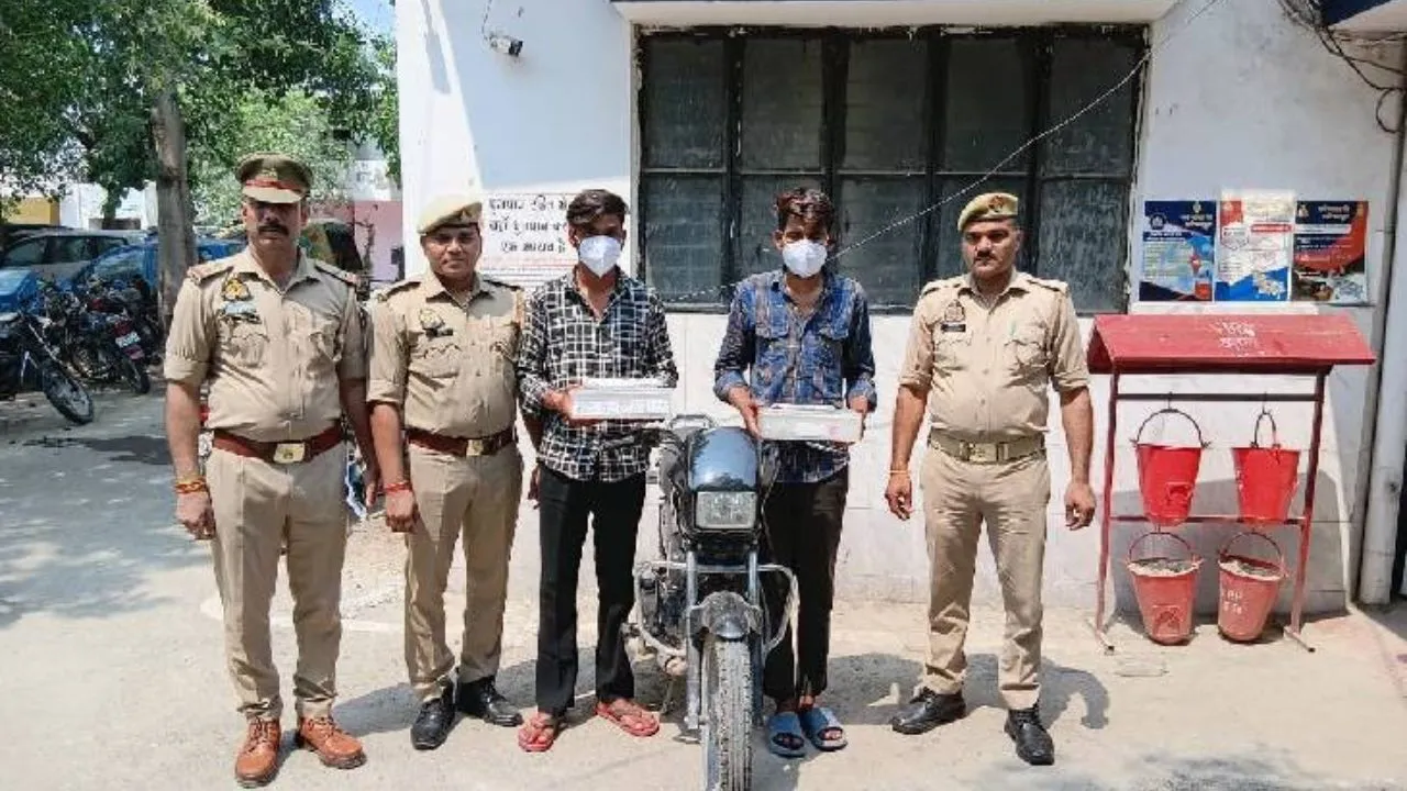 नोएडा पुलिस, शातिर मोबाइल चोर