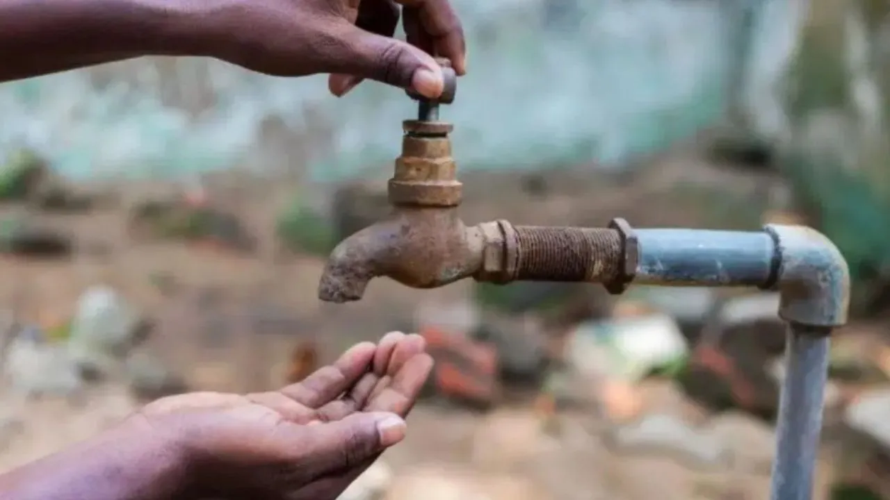 भीषण गर्मी में रहीम नगर में पेयजल संकट