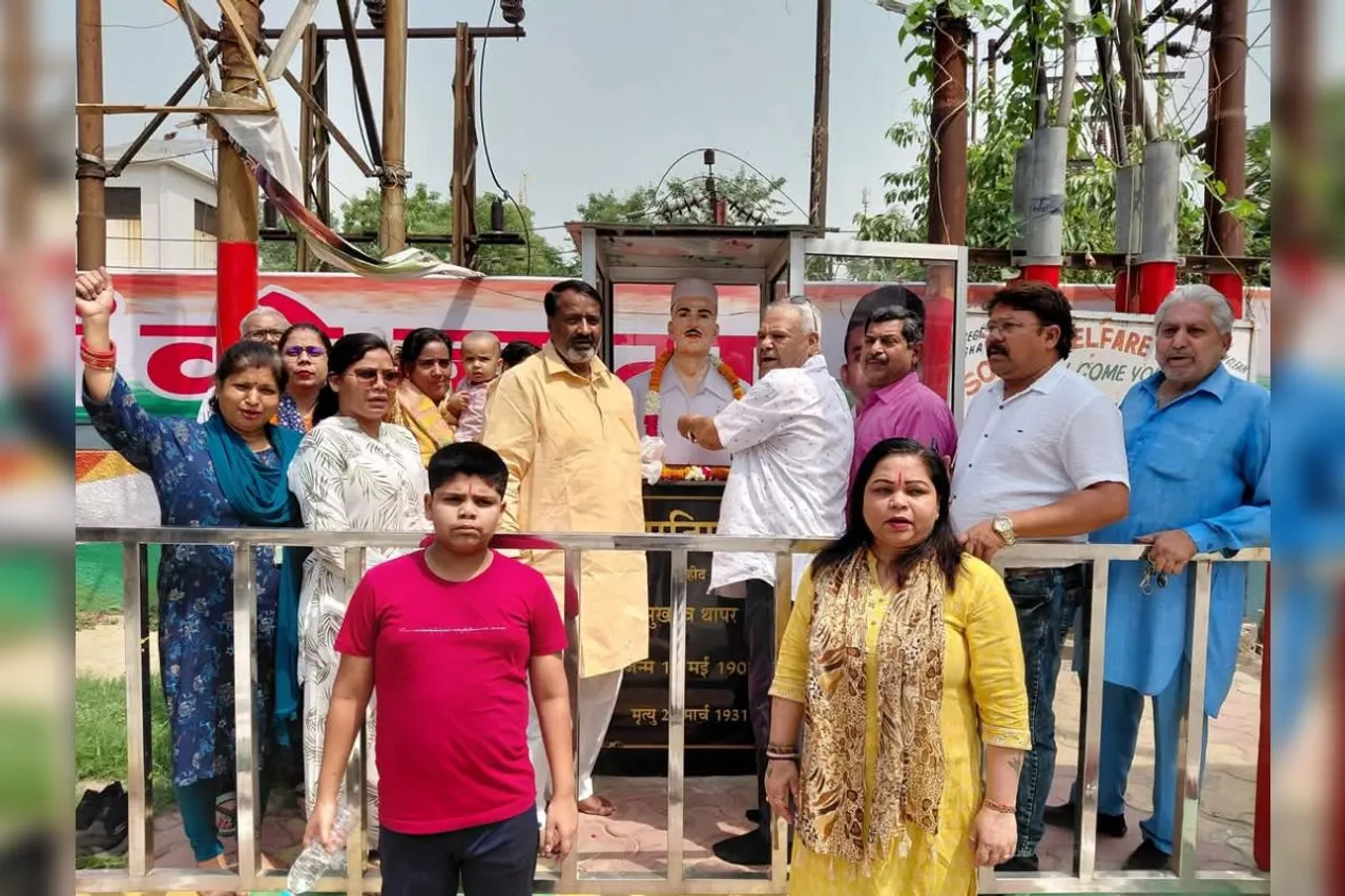 Ghaziabad: महामंत्री पप्पू पहलवान के नेतृत्व में शहीद सुखदेव थापर की जयंती पर पुष्पांजलि कार्यक्रम