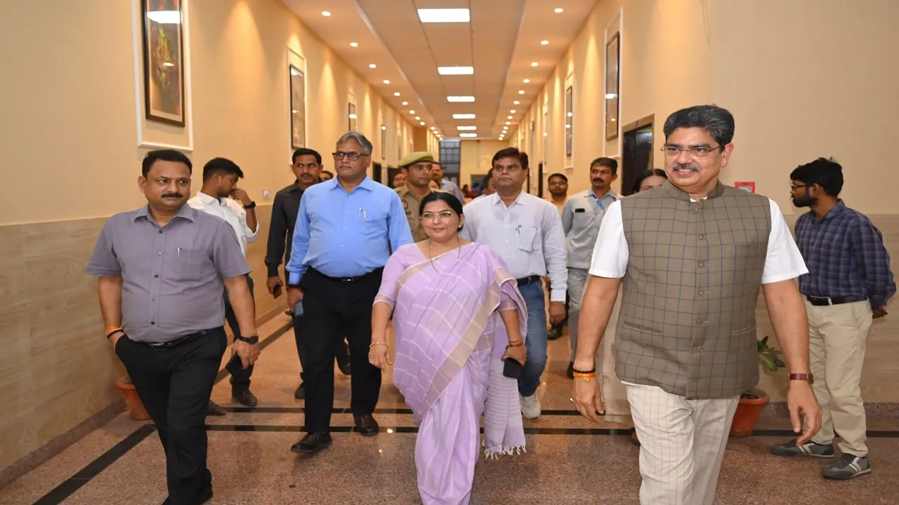 State Minister Rajni Tiwari inspected Lucknow University