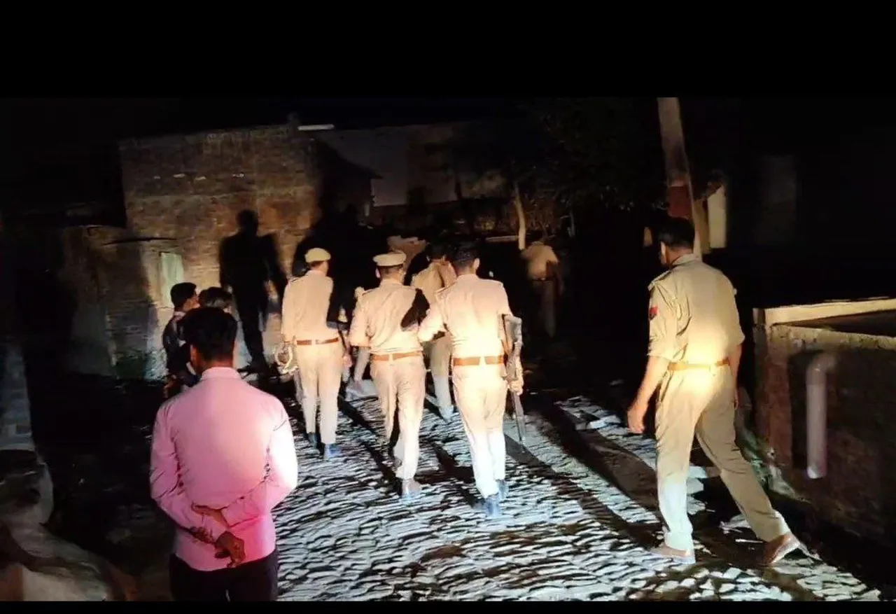  मौके पर पहुंची फोर्स