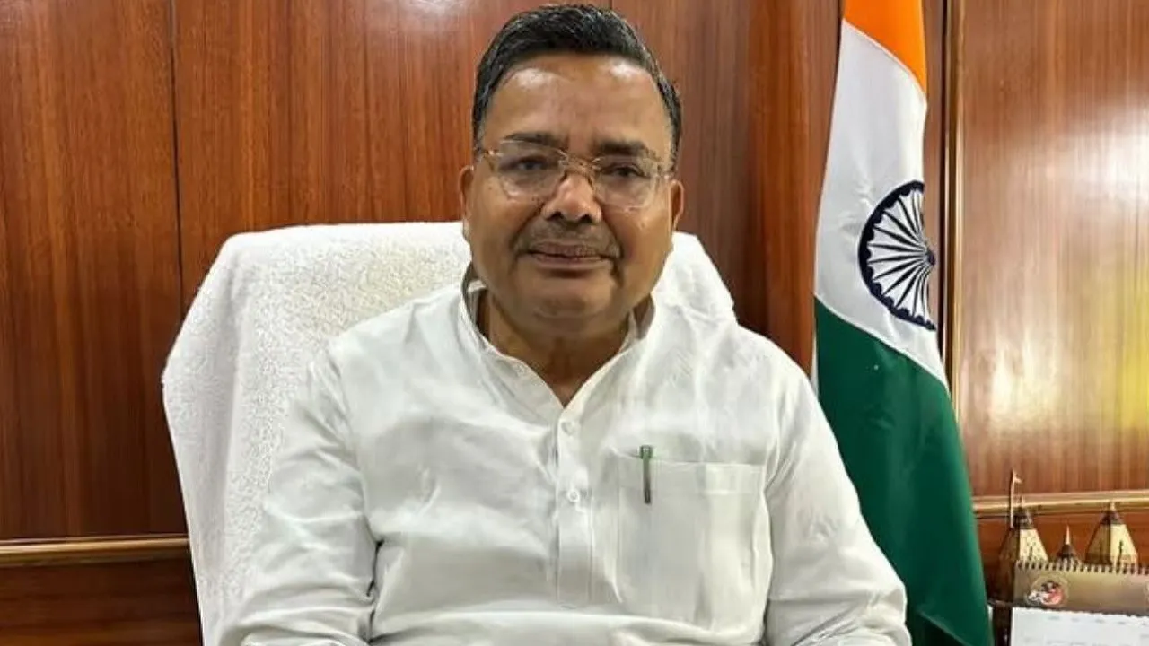 पर्यटन मंत्री जयवीर सिंह