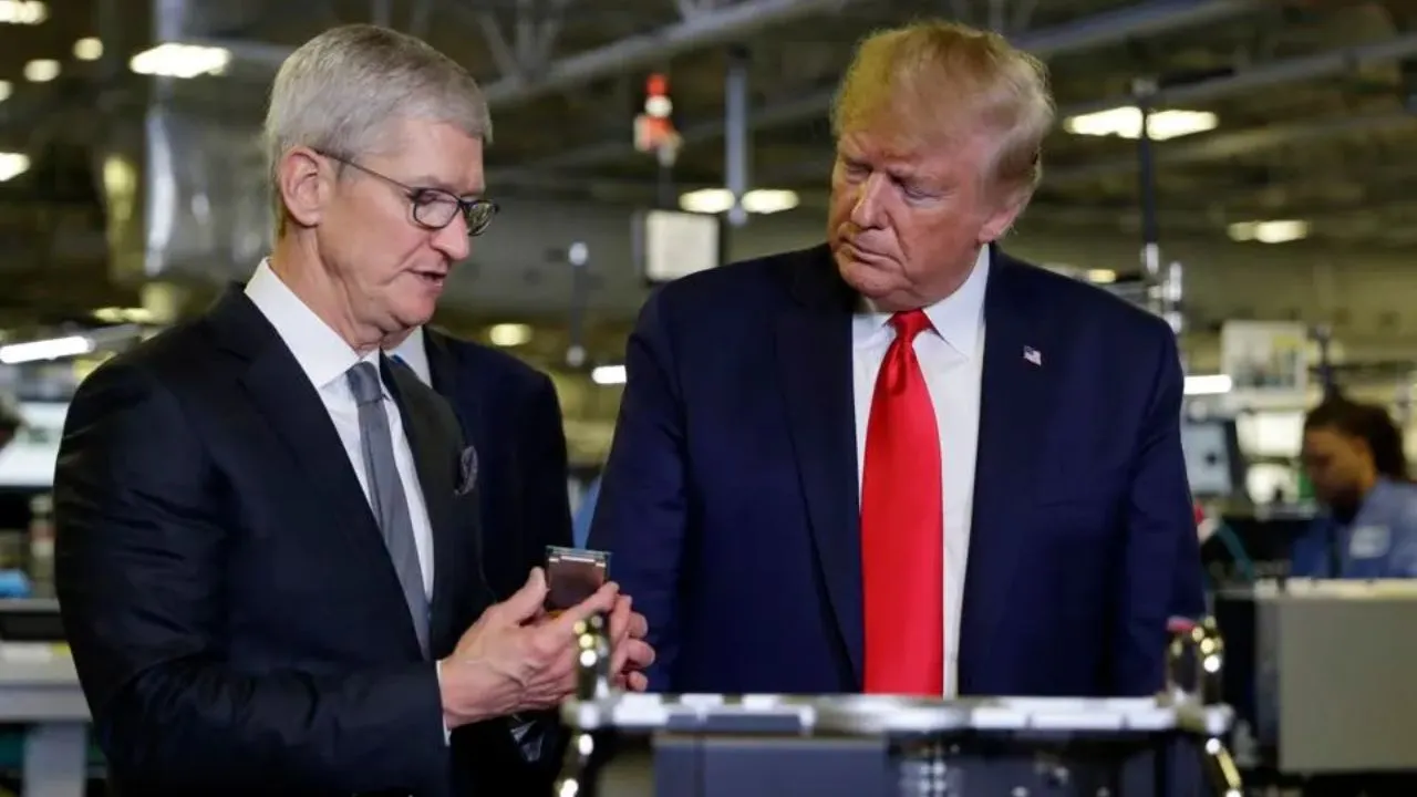 donald trump &Apple CEO Tim Cook