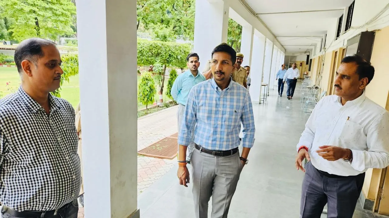 lucknow dm vishak g