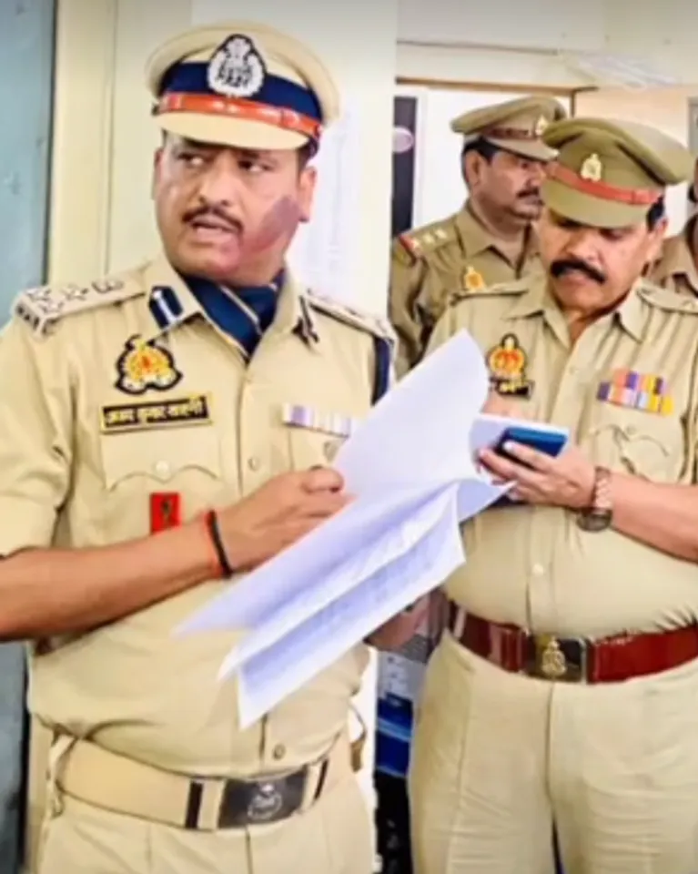 बरेली डीआईजी ने थानों का वार्षिक निरीक्षण किया