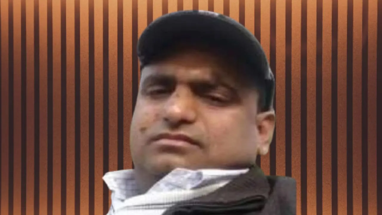 सचिवालय अधिकारी।