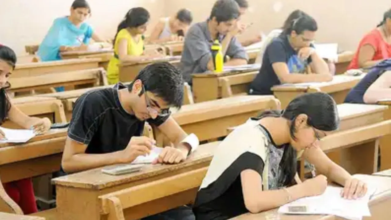 डिप्लोमा की परीक्षाएं 