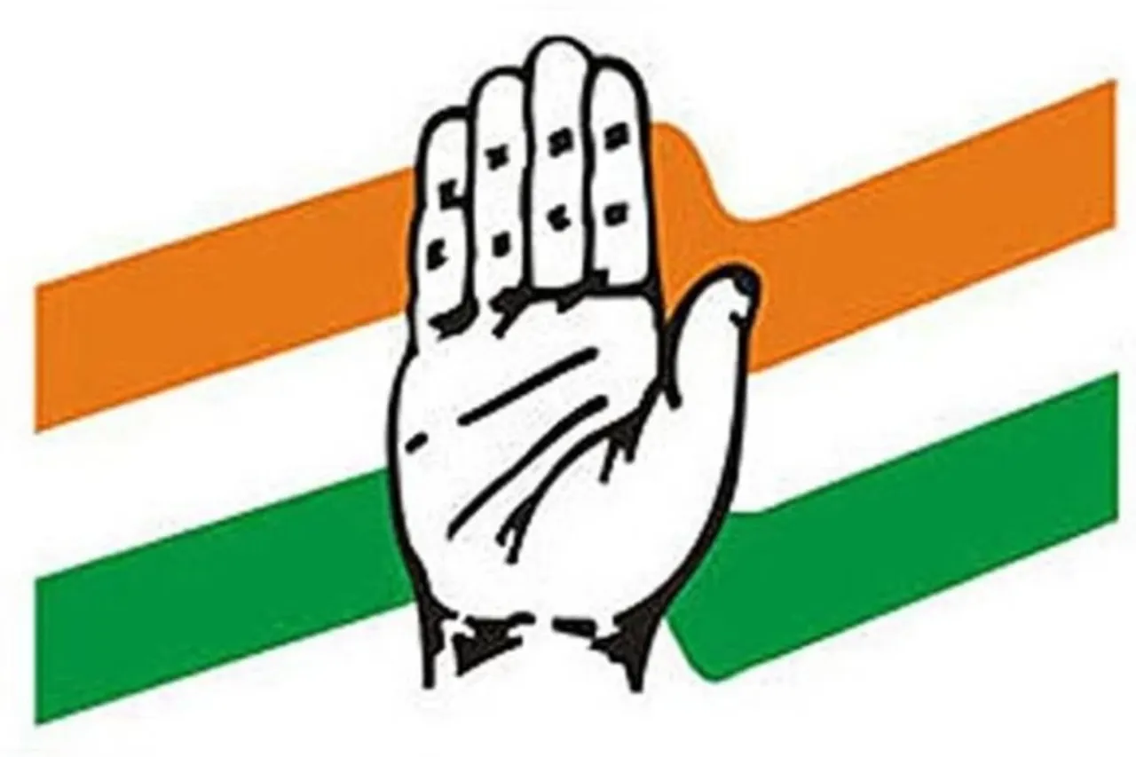 Ghaziabad: कांग्रेस कार्यालय में ‘त्रिमूर्ति’ पर प्रहार से कार्यकर्ताओं में रोष, आस्था रखने वालों को बाहर करने पर उठे सवाल