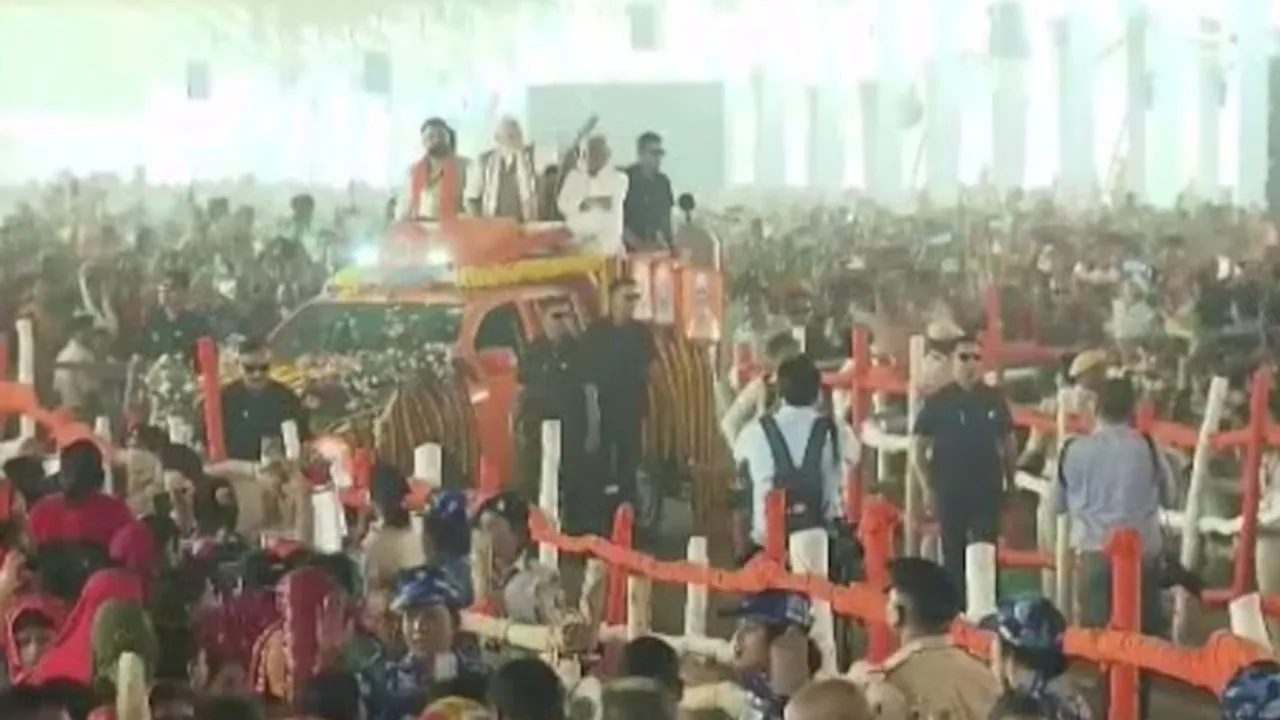 पीएम मोदी काराकाट 