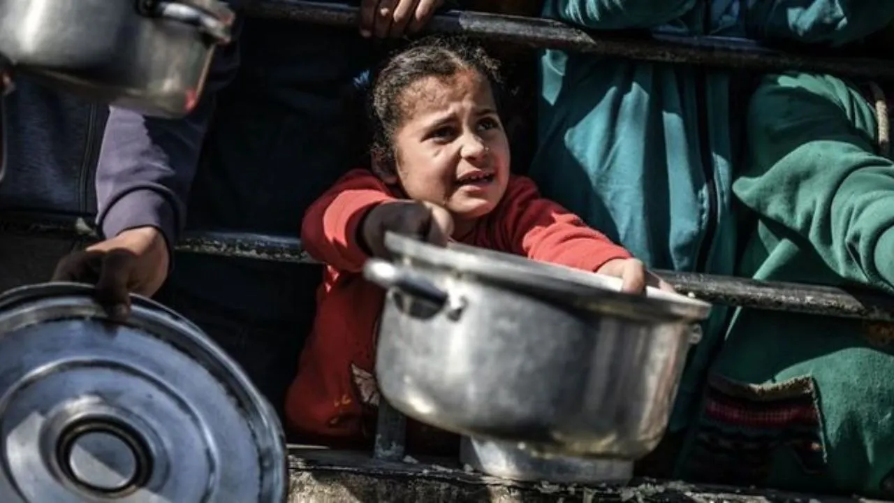 Hungry Palestinians looted UN food trucks in Gaza, situation like famine