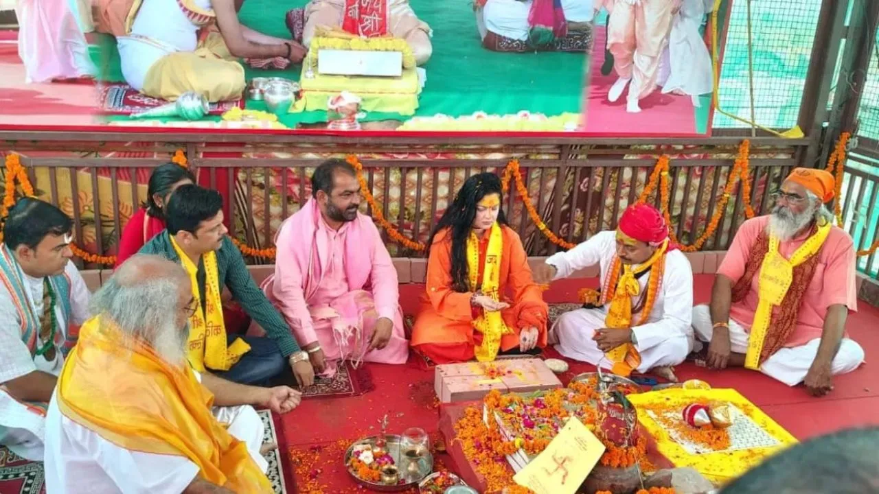 Mamta Kulkarni in Kalki Dham